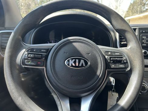 Used 2017 Kia Sportage LX image 18