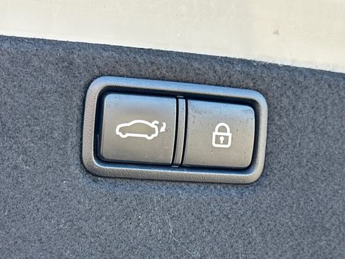 Used 2018 Genesis G80 3.3T Sport image 19