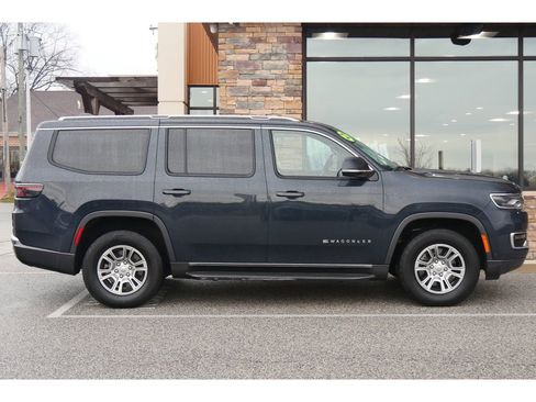 Used 2022 Jeep Wagoneer Series I image 2