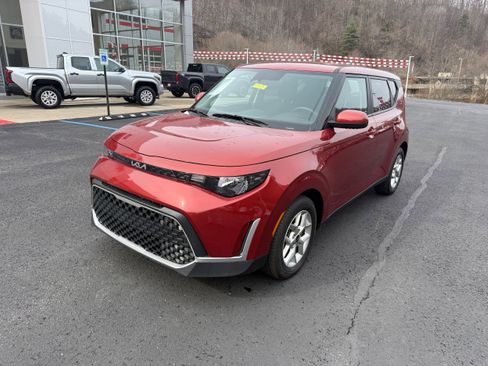 Used 2024 Kia Soul LX w/ Option Group 015 image 3