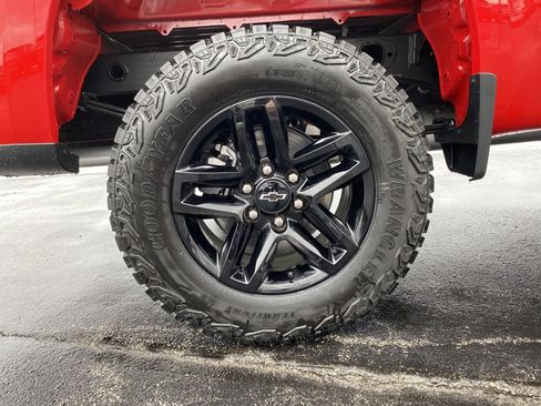 New 2025 Chevrolet Silverado 1500 Custom Trail Boss w/ Dark Appearance Package image 30