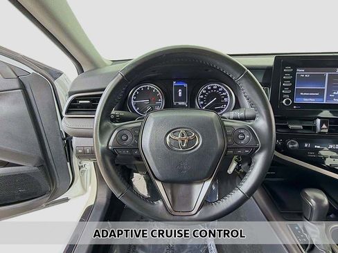 Used 2024 Toyota Camry SE FWD image 3