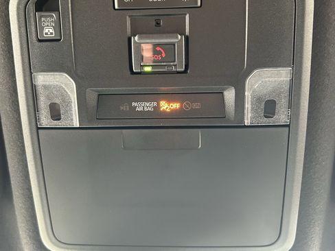 Certified 2025 Toyota 4Runner Trailhunter image 36