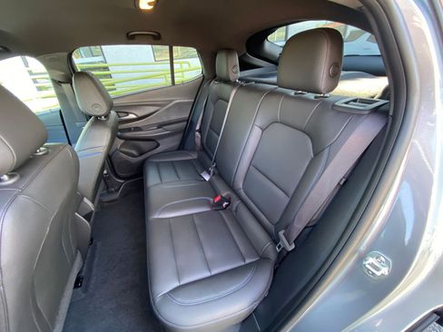 Used 2025 Buick Envista Sport Touring image 25