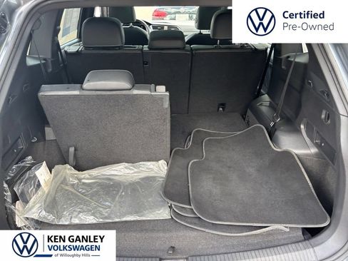 Certified 2023 Volkswagen Tiguan SE R-Line FWD image 28