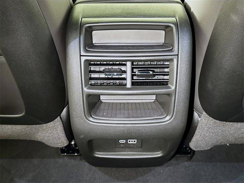 New 2026 Cadillac XT5 Luxury w/ LPO, ONYX Package image 14