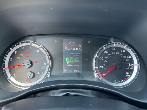 Used 2021 Toyota Highlander LE AWD/4WD image 16