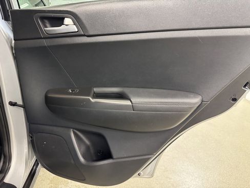 Used 2021 Kia Sportage LX image 24