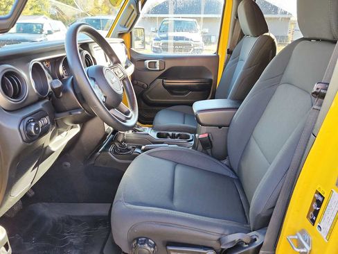 Used 2021 Jeep Wrangler Unlimited Sport image 11