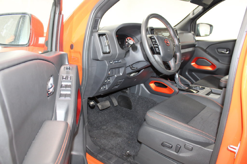 Used 2025 Nissan Frontier PRO-4X AWD/4WD image 14