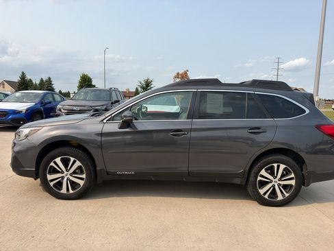 Used 2018 Subaru Outback 2.5i Limited AWD/4WD image 1