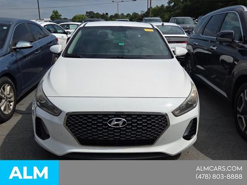 Used 2018 Hyundai Elantra GT FWD image 2