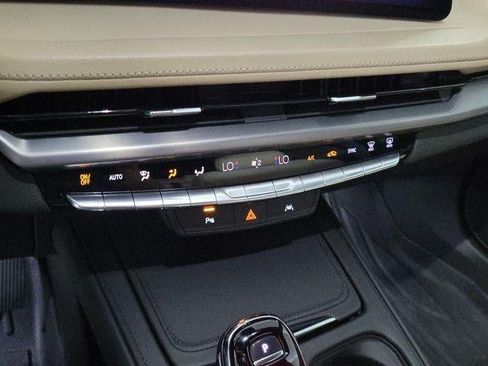 Certified 2024 Cadillac XT4 Luxury FWD image 27