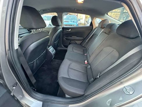 Used 2018 Kia Optima LX w/ 17" Alloy Wheels Package image 10