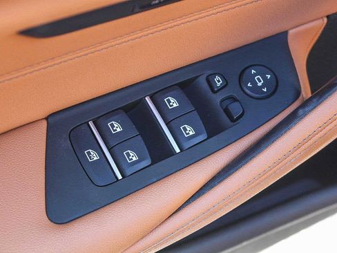 Certified 2023 BMW 530e w/ Convenience Package image 30