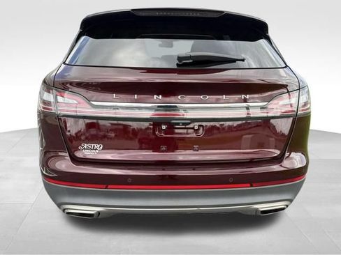 Used 2022 Lincoln Nautilus FWD w/ Premium Package image 6