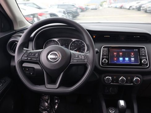New 2025 Nissan Kicks Play S image 21