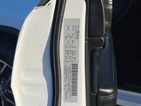 Used 2018 Jeep Grand Cherokee Limited image 26