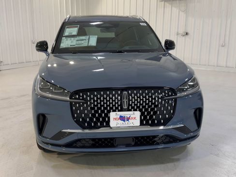 New 2026 Lincoln Aviator Black Label AWD/4WD image 4