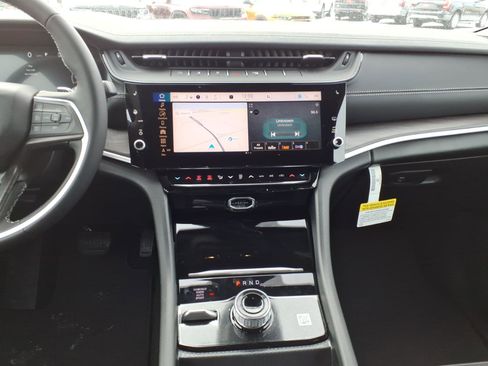 New 2026 Jeep Grand Cherokee Altitude AWD/4WD image 10