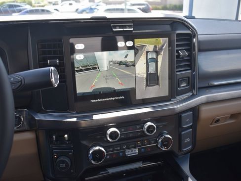 Used 2025 Ford F450 Lariat w/ FX4 Off-Road Package image 28