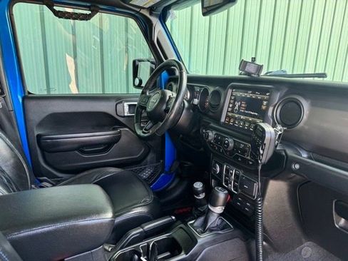 Used 2020 Jeep Gladiator Sport w/ Quick Order Package 24S AWD/4WD image 46