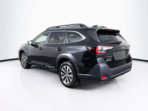 Used 2025 Subaru Outback Premium AWD/4WD image 5
