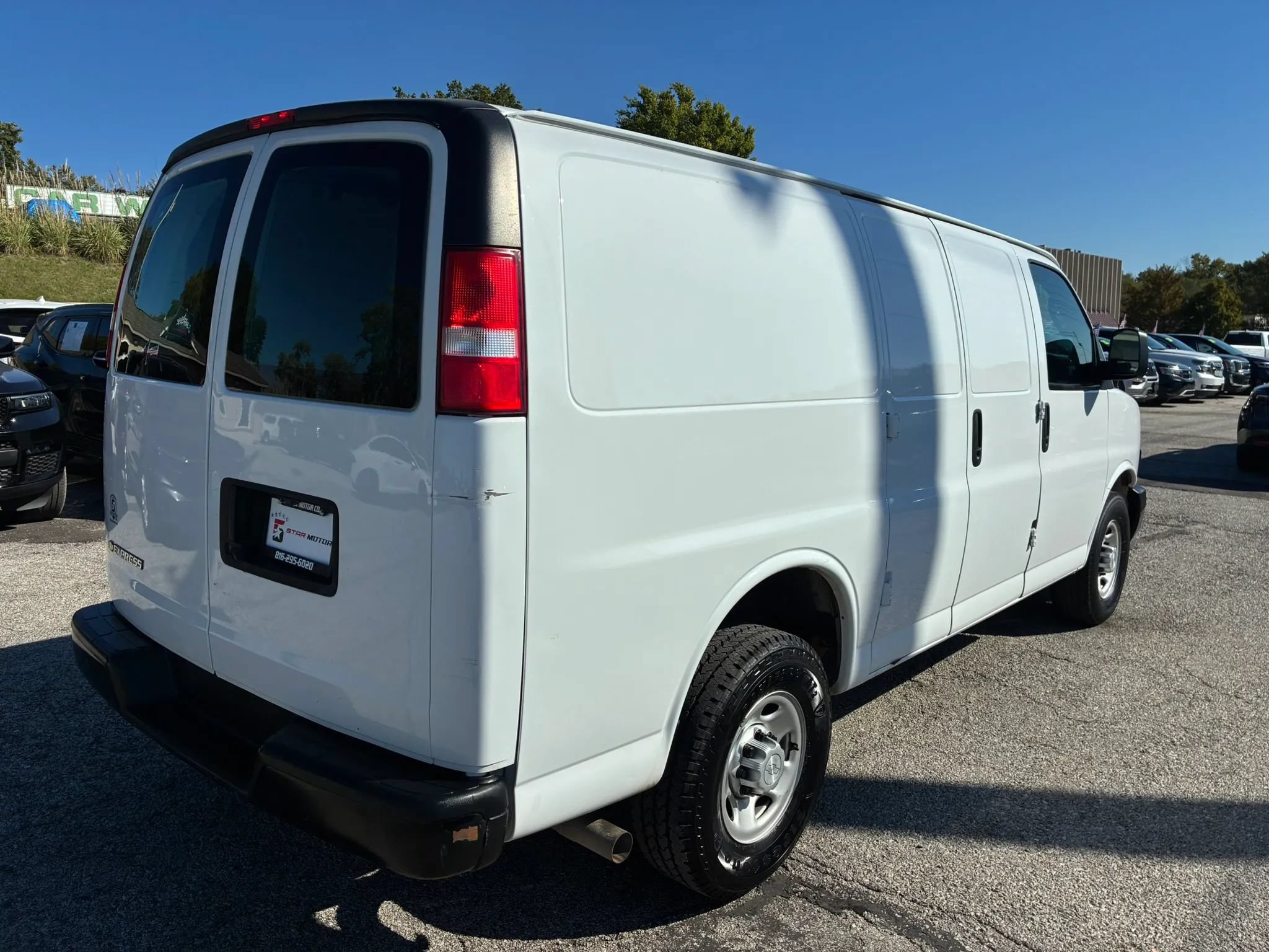 Used 2019 Chevrolet Express 2500 RWD image 7