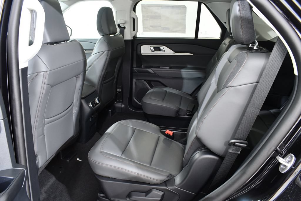 New 2026 Ford Explorer Active w/ Active Comfort Package AWD/4WD image 16