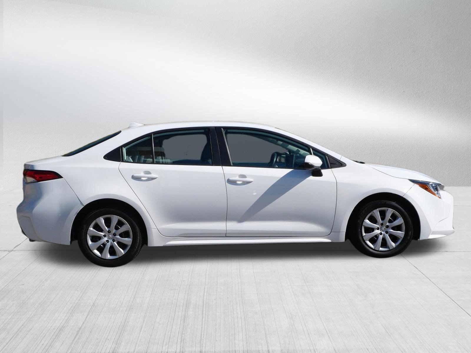 Used 2021 Toyota Corolla LE FWD image 8