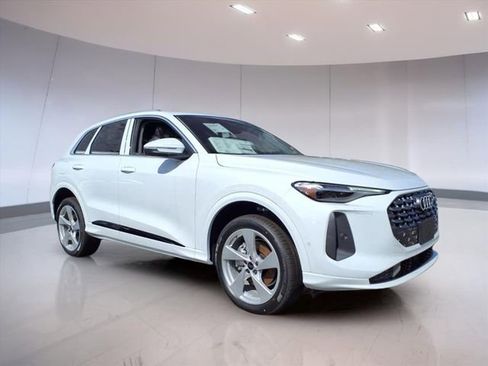 New 2025 Audi Q5 Premium Plus image 1