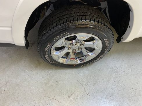 Used 2025 RAM 1500 Big Horn AWD/4WD image 13