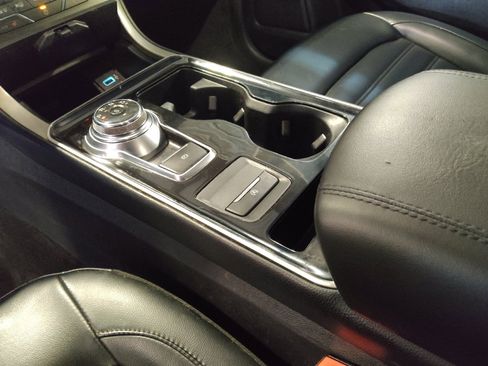 Used 2019 Ford Edge SEL w/ Equipment Group 201A image 26