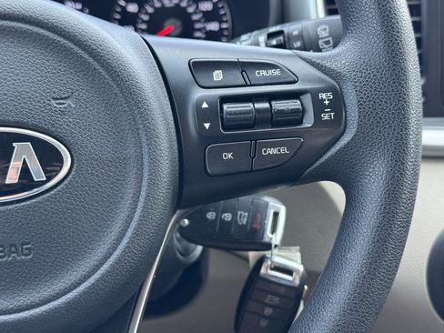 Used 2016 Kia Sorento LX image 31