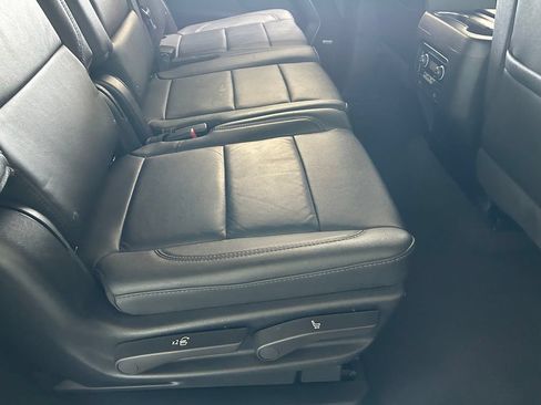 Used 2024 Chevrolet Suburban LT AWD/4WD image 41