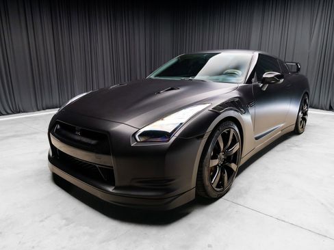 Used 2009 Nissan GT-R Premium AWD/4WD image 11