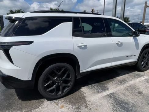 Used 2024 Chevrolet Traverse RS AWD/4WD image 2