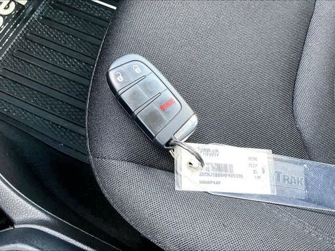 Used 2021 Jeep Renegade Latitude image 36