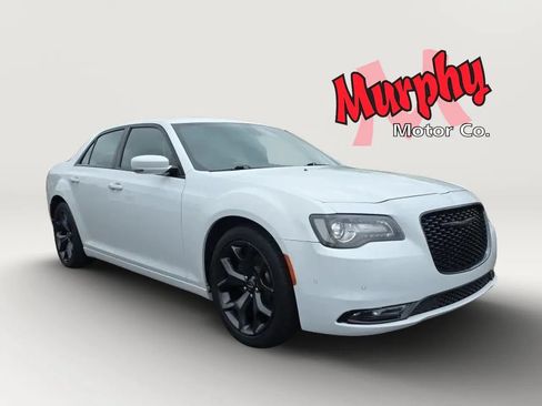 Used 2020 Chrysler 300 S w/ 300S Premium Group 2 RWD image 2