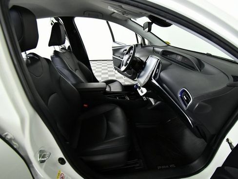 Used 2018 Toyota Prius Four Touring image 22