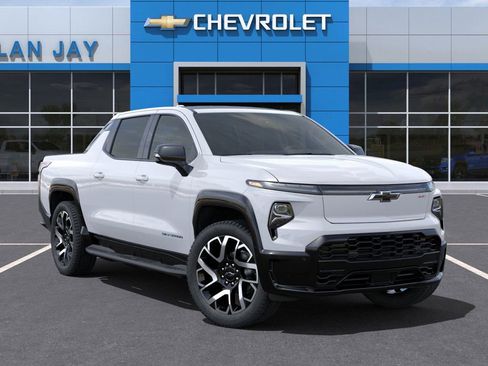 New 2025 Chevrolet Silverado EV RST image 8