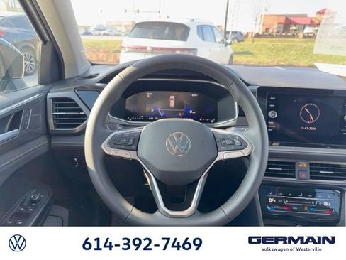 New 2026 Volkswagen Taos SE AWD/4WD image 20