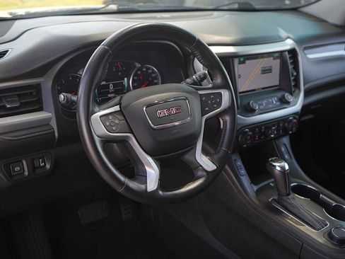 Used 2019 GMC Acadia SLT image 2