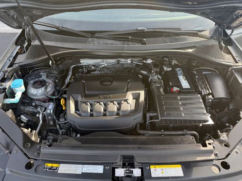 Used 2021 Volkswagen Tiguan SE R-Line image 3