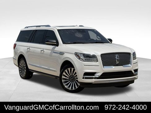 Used 2018 Lincoln Navigator L Reserve w/ Technology Package AWD/4WD image 2