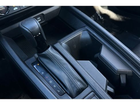 Used 2023 Honda Accord LX image 31