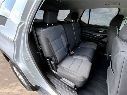 Used 2021 Chevrolet Traverse LS FWD image 27