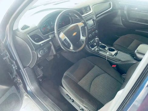 Used 2016 Chevrolet Traverse LT w/ Style and Technology Package FWD image 4