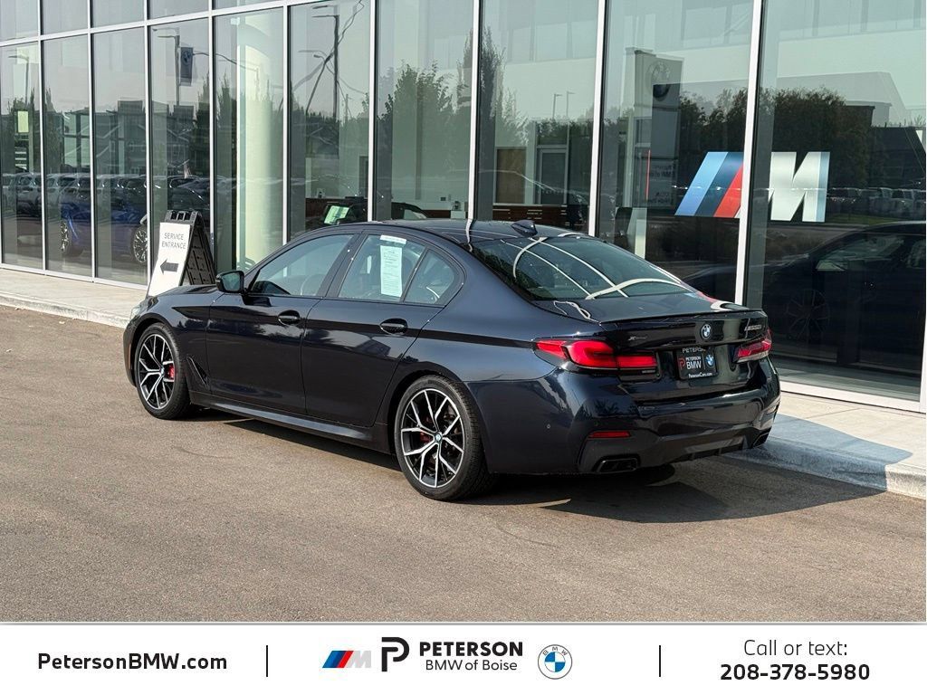 Used 2023 BMW M550i xDrive w/ Dynamic Handling Package AWD/4WD image 3