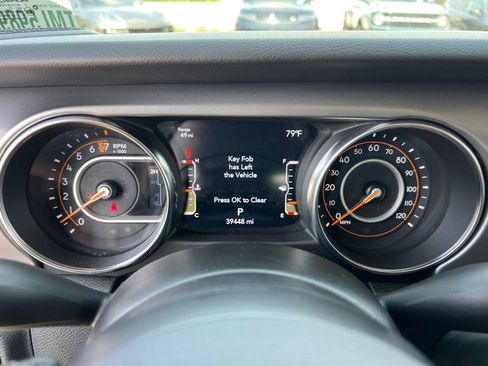 Used 2021 Jeep Gladiator Sport AWD/4WD image 26